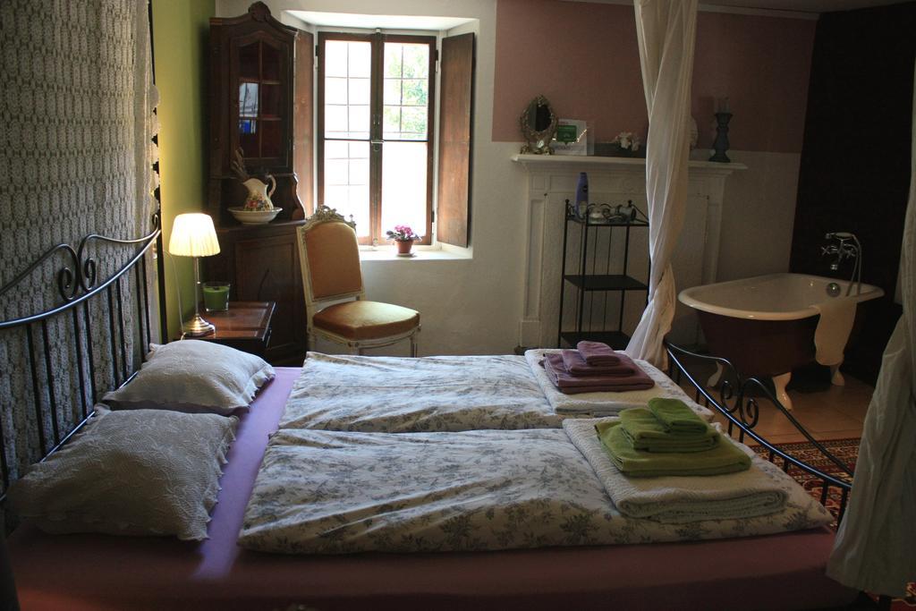 Affittacamere Casa Archi Losone Exterior foto